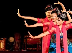Video: Belajar Tari Jaipong di Kongsi8 x Sucitta Art
