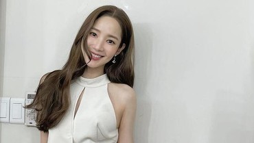 img-title Agensi Hook Entertainment Digeledah, Terkait Kasus Eks Pacar Park Min Young?