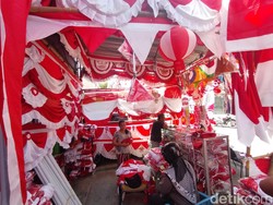 Omzet Penjual Bendera Surabaya Naik Puluhan Kali Lipat Jelang HUT Kemerdekaan