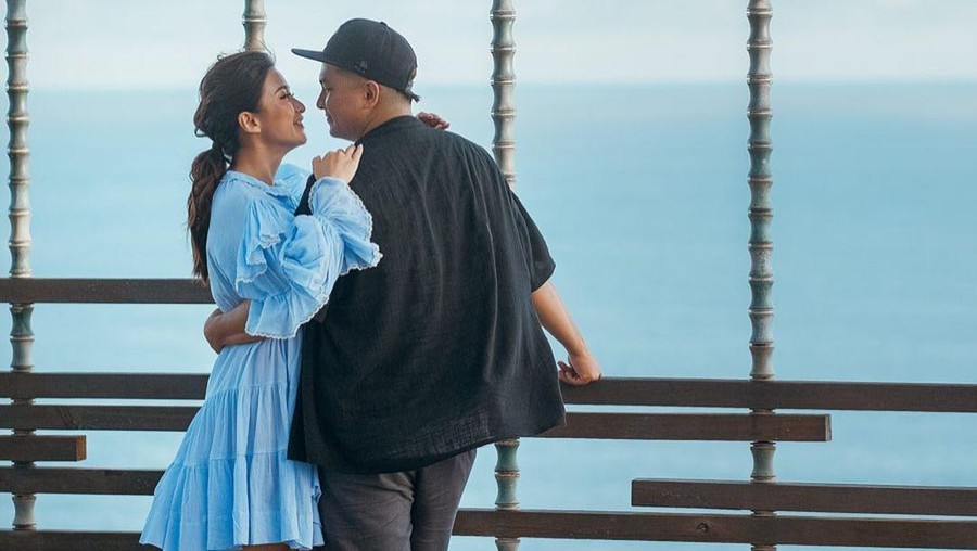 Potret Chelsea Olivia dan Glenn Alinskie