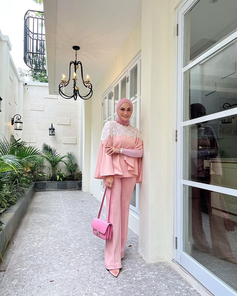 9 Potret Putri Zulkifli Hasan Makin Cantik Usai Cerai dari Anak Amien