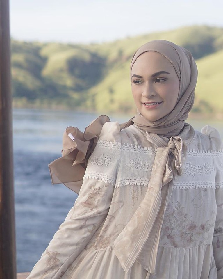9 Potret Putri Zulkifli Hasan Makin Cantik Usai Cerai dari Anak Amien
