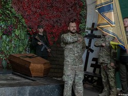Brigade Azov Ukraina yang Kontroversial Direstui AS Serang Rusia