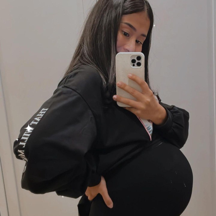 <p>Saat ini, kandungan Gya sudah memasuki minggu ke-33, nih Bunda. Perut Gya kian membesar dan semakin dekat dengan HPL. (Foto: Instagram @gyaps)</p>