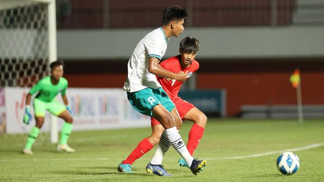 Pertandingan Indonesia vs Vietnam di Piala AFF U-16 2022 akan berlangsung Sabtu (6/8) dan berikut prediksi Indonesia vs Vietnam di Piala AFF U-16 2022.