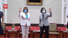 VIDEO: Pejabat AS Datang, Tiongkok Marah, Warga Taiwan Menolak