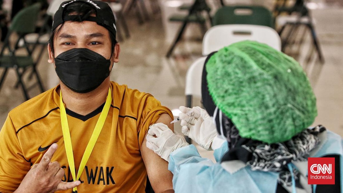 FOTO: Vaksin Booster Kedua untuk Nakes dan Relawan RSDC Wisma Atlit