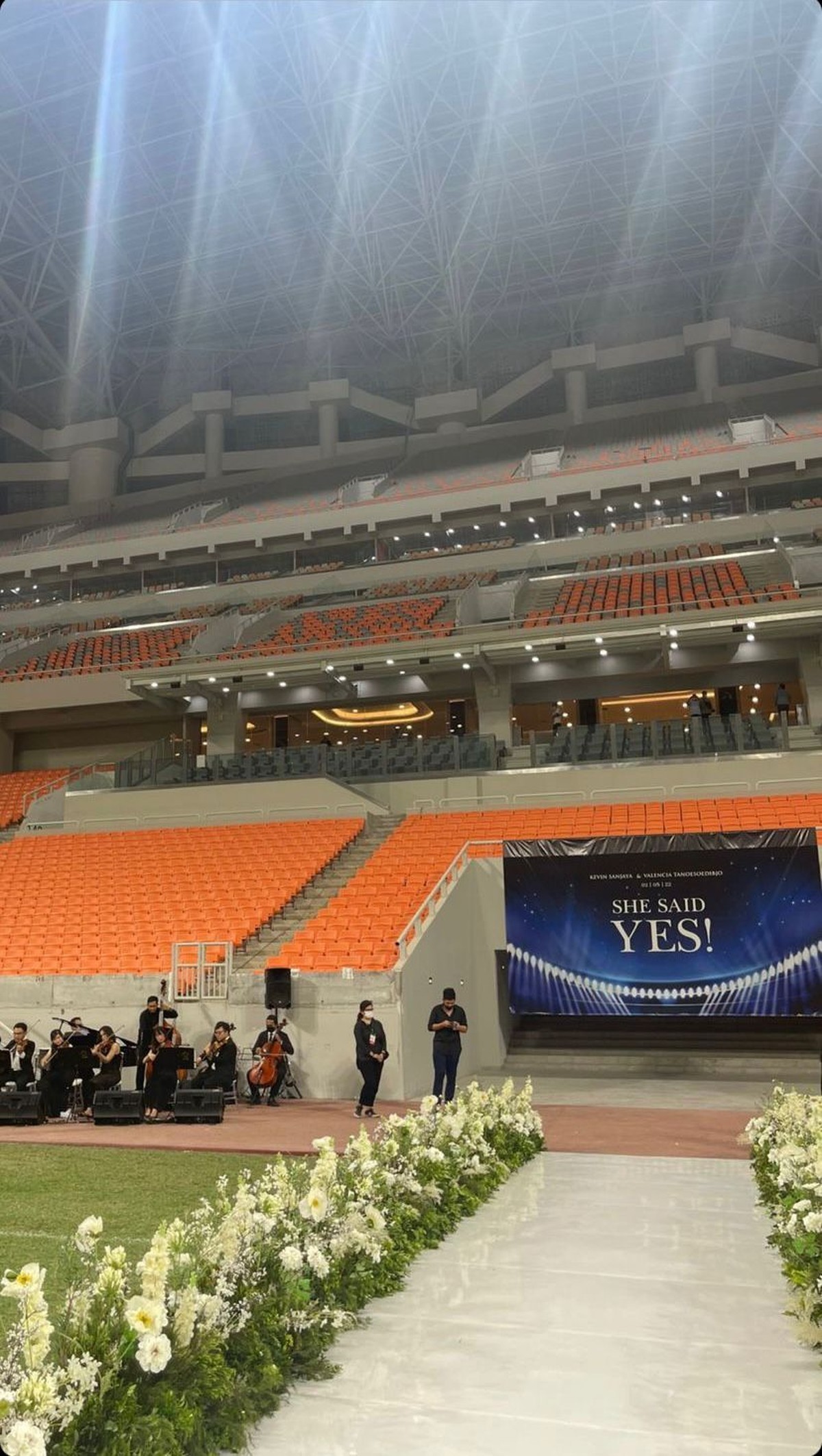 Valencia Tanoe dan Kevin Sanjaya