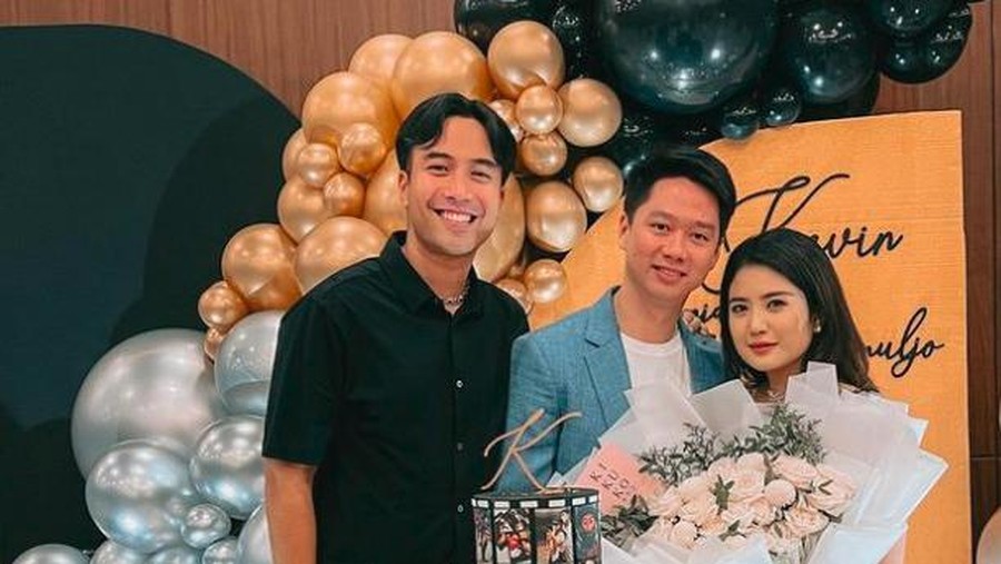 Vidi Aldiano hadir di lamaran Kevin Sanjaya.