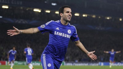 img-title Bayang-bayang Fabregas Hantui MU Mengejar De Jong