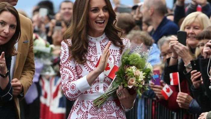 Inspirasi Gaya Kasual Kate Middleton, Tetap Elegan dengan Outfit Sederhana