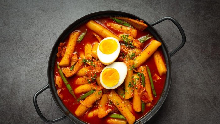 Ilustrasi tteokbokki/ Freepik.com/ Korea food photo created by jcomp