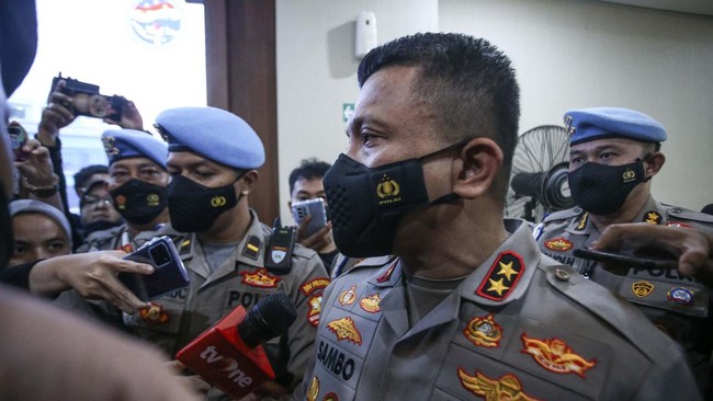 Mantan Kadiv Propam Polri Irjen Ferdy Sambo mengakui telah menyampaikan informasi tidak benar dalam kasus penembakan Brigadir J.