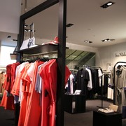 Apa Bedanya Factory Outlet dan Butik? Kenalan Yuk dengan Istilah Fashion di Dunia Ritel dan Produksi