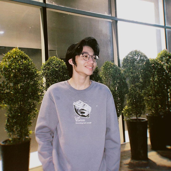 <p>Kini di usia 18 tahun, Kiesha Alvaro dipuji makin ganteng dan bikin pangling. (Foto: Instagram @kiesha.alvaro)</p>