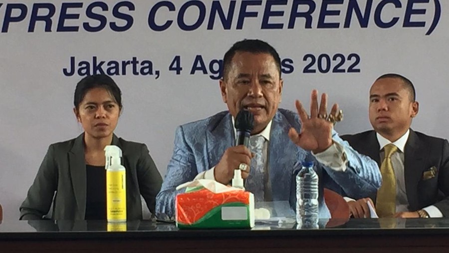 Konferensi pers pengacara JNE, Hotman Paris (Rakha-detikcom) Konferensi pers pengacara JNE, Hotman Paris (Rakha-detikcom)
