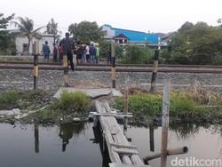 Main Layangan di Pinggir Rel, Bocah di Semarang Tewas Tersambar KA