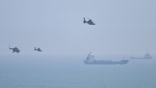 Rangkumah Situasi China-Taiwan Terkini: China Setop Dialog dengan AS Sejak China memulai latihan militer di perairan dekat Taiwan pada Kamis (4/8), situasi di kedua wilayah itu semakin panas. Berikut perkembangan situasi terkini.