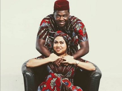 Hadir di Pernikahan Mewah Khas Nigeria, Bunda Ini Terkejut Uang Sawerannya Berkarung-karung