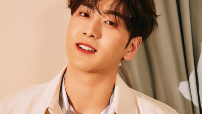 Menyukai Segala Genre, Baekho 'NU'EST' Bagikan Playlist Musik Favoritnya Melalui Majalah Single
