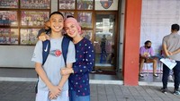 <p>Tak hanya itu, Wanda Hamidah juga mulai menutup rambutnya ketika menemani sang anak bermain basket,lho. (Foto: Instagram: @wanda_hamidah)</p>