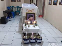 Pelawak Eddy Gombloh Meninggal, Istri: 2 Tahun Terakhir Keluar Masuk RS