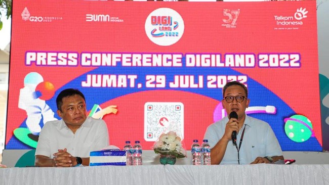 Saat puncak perayaan HUT ke-57 di Festival Digiland 2022, Telkom meluncurkan dan memperkenalkan Metanesia, sebuah ekosistem seperti pusat perbelanjaan.