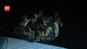 VIDEO: Pasukan Kopaska Lakukan Operasi Pra-Serbuan