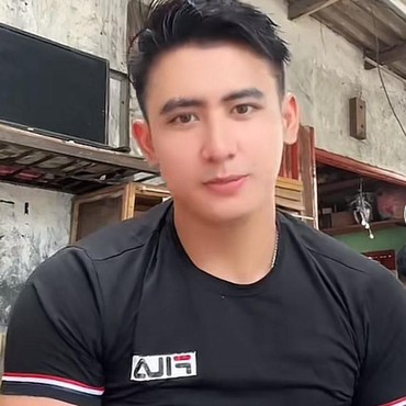 Sempat Jadi Model, Ini Awal Mula Ali Siregar Dagang Tahu Gejrot