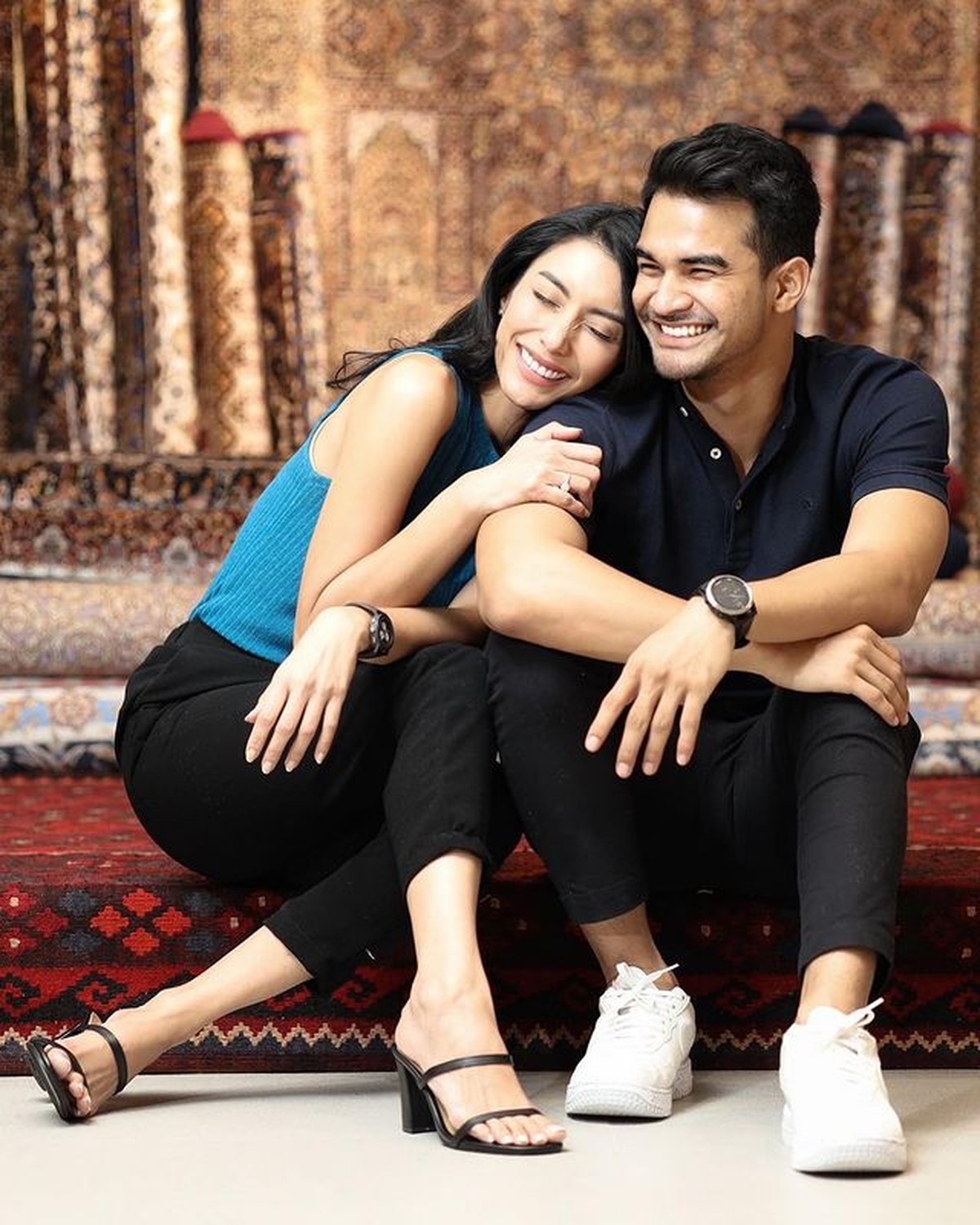 Tyas Mirasih dan Tengku Tezi