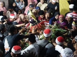 Melihat Ritual Buk Buk Bumeh di Kota Probolinggo Saat Bulan Suro