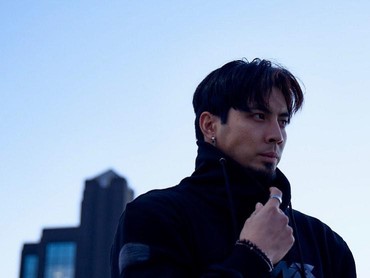img-title Yoshi Sudarso Aktor Indonesia yang Adu Akting dengan Brad Pitt di 'Bullet Train'