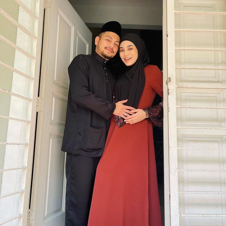 <p>Pada Desember 2021, Uyaina menikah dengan pria berkebangsaan Malaysia bernama Raja Syahiran. Semenjak itu, Uyaina jarang terlihat di layar kaca Tanah Air. (Foto: Instagram @uyainaarshad)</p>