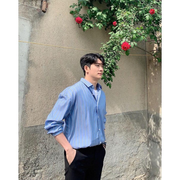 <p>Aktor Kang Tae Oh kembali naik daun di tahun ini. Ia membintangi drama Korea Extraordinary Attorney Woo. (Foto: Instagram @manofcreation_official)</p>