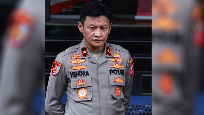 Sidang perdana ini rencananya akan digelar dalam dua sesi dengan majelis hakim yang berbeda di Pengadilan Negeri Jakarta Selatan.