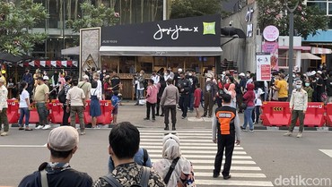 img-title Remaja Lantunkan Surat Ar-Rahman di Citayam Fashion Week Jadi Sorotan