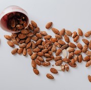 4 Manfaat yang Didapatkan Bila Konsumsi Almond Setiap Hari, Salah Satunya Bikin Kulit Kenyal dan Lembap