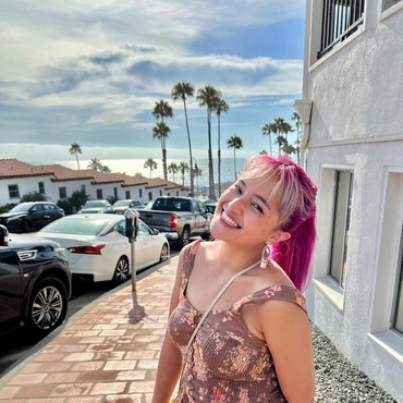 Mesra di Foto, Inikah Kekasih Baru Marshanda?