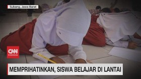 VIDEO: Memprihatinkan, Siswa Belajar di Lantai