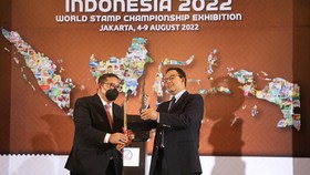 Anies Ajak Warga DKI Belajar Sejarah Prangko di JIExpo Kemayoran