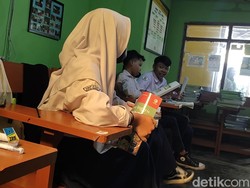 Respons PGRI Bandung soal Siswa SMP Numpang Belajar di Ruang SD