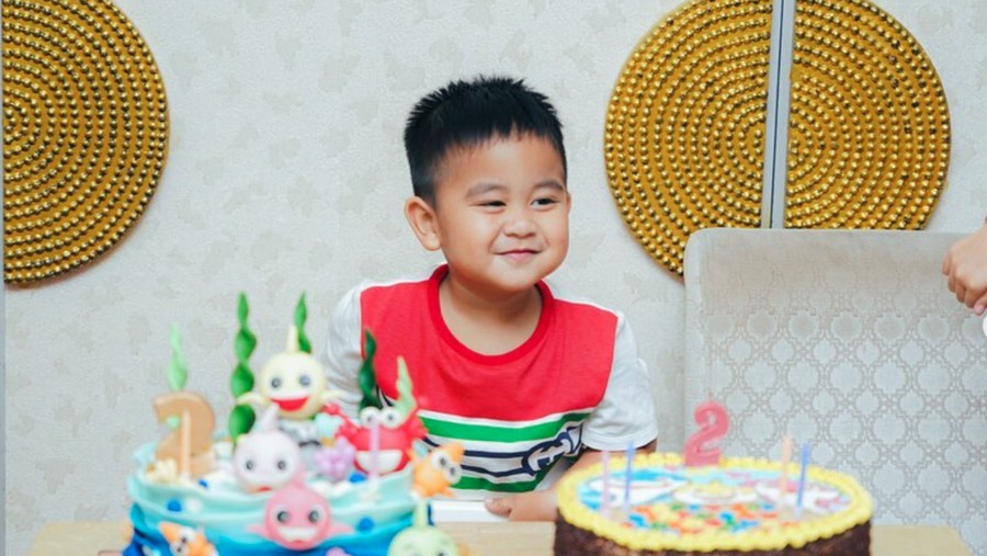 Al Nahyan anak Kahiyang Ayu