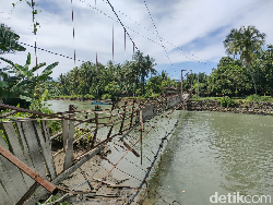 DPRD Bone Desak Pemda Prioritaskan Perbaikan Jembatan Gantung Putus