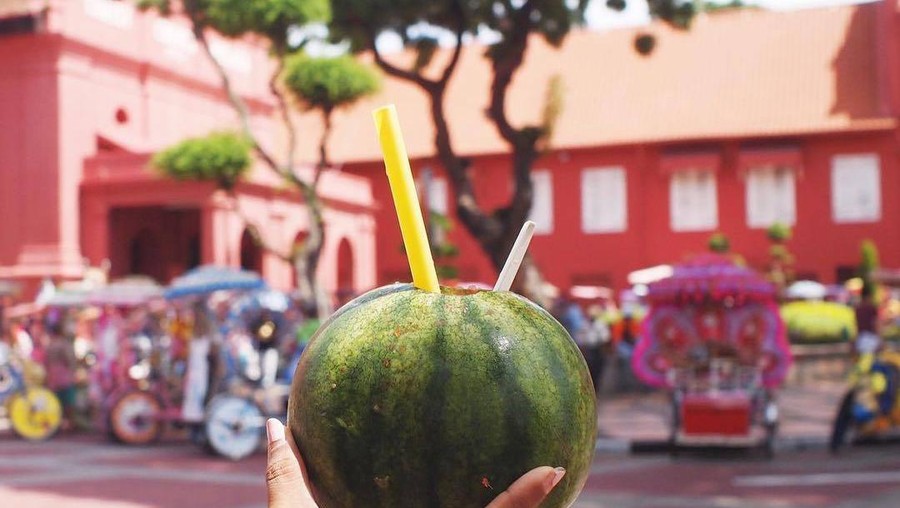 Kreatif! Cara Penjual Ini Sajikan Es Semangka Bikin Ngiler Kreatif! Cara Penjual Ini Sajikan Es Semangka Bikin Ngiler