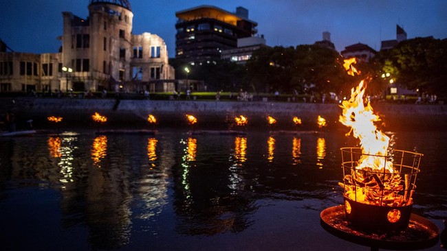 FOTO: Warga Jepang Peringati 77 Tahun Bom Hiroshima