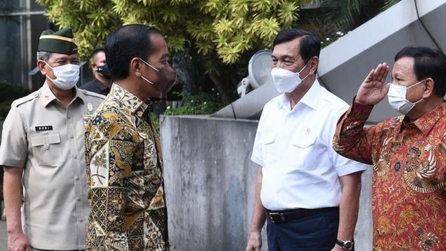 Menhan Prabowo Subianto membagikan momen penghormatannya kepada Presiden Jokowi di acara Purnawirawan TNI AD.