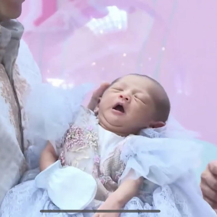 <p>Nama depan Cut diambil dari nama wanita Aceh. Sedangkan itu, Raifa memiliki arti 'kebaikan'. Sedangkan Aramoana diambil dari bahsa Polinesia yang berarti 'jalan kecil menuju lautan'. (Foto: YouTube Ricis Official)</p>