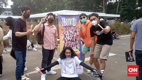 Usaha Fan Meriahkan Konser 10 Tahun JKT48, Bagi-bagi Lighstick Gratis