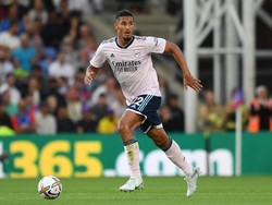 Debut Yahud William Saliba di Arsenal