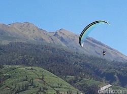 Paralayang Boyolali, Bonus Background Merbabu dan Merapi